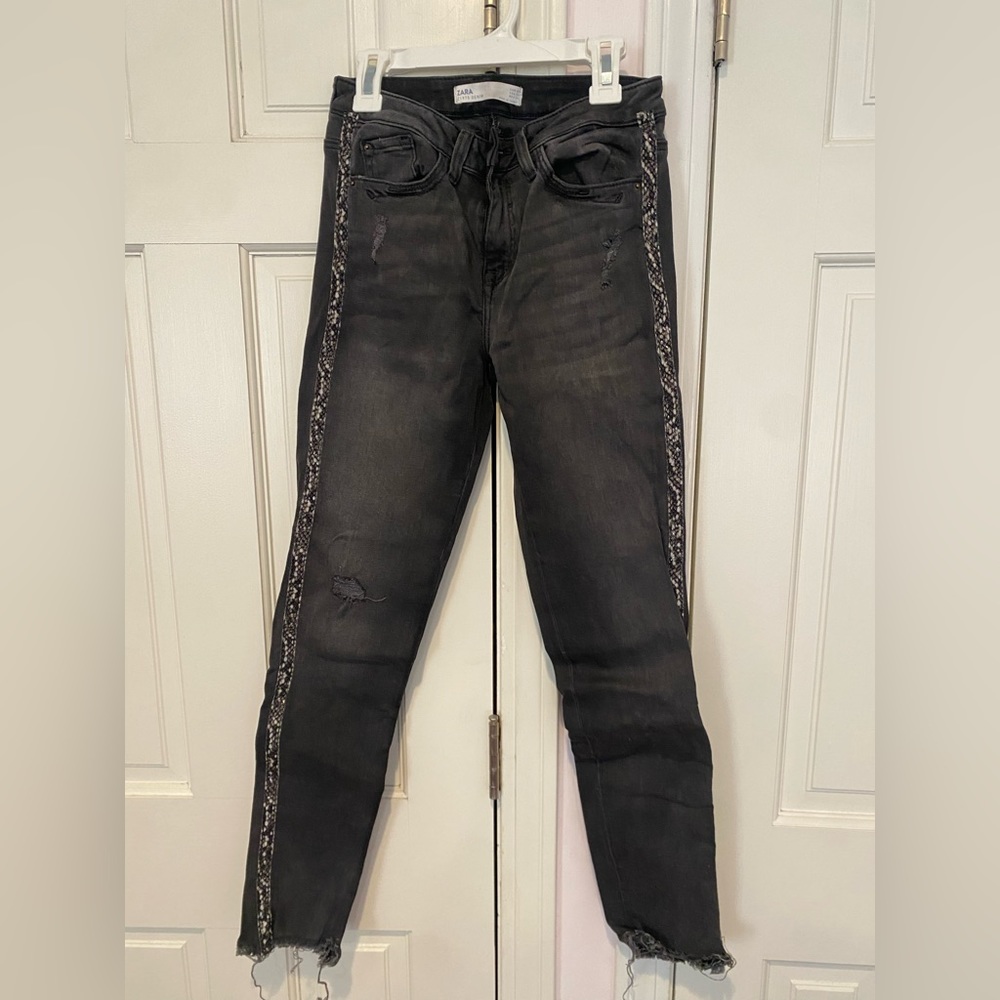 Zara snake print skinny jeans size 02 - raw hem